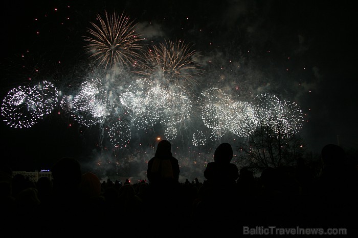 18. novembra salūts Rīgā par godu Latvijas Republikas proklamēšanas dienas 93 gadadienai - Fb.com/Travelnews.lv 18. novembra salūts Rīgā par godu Latvijas Republikas proklamēšanas dienas 93 gadadienai - Fb.com/Travelnews.lv 69321