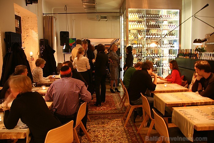 Jaunākā Vīna Studija Rīgā - Stabu 30/Tērbatas ielas krustojumā - atklāšanas pasākums 24.11.2011 - www.vinastudija.lv Jaunākā Vīna Studija Rīgā - Stabu 30/Tērbatas ielas krustojumā - atklāšanas pasākums 24.11.2011 - www.vinastudija.lv 69589