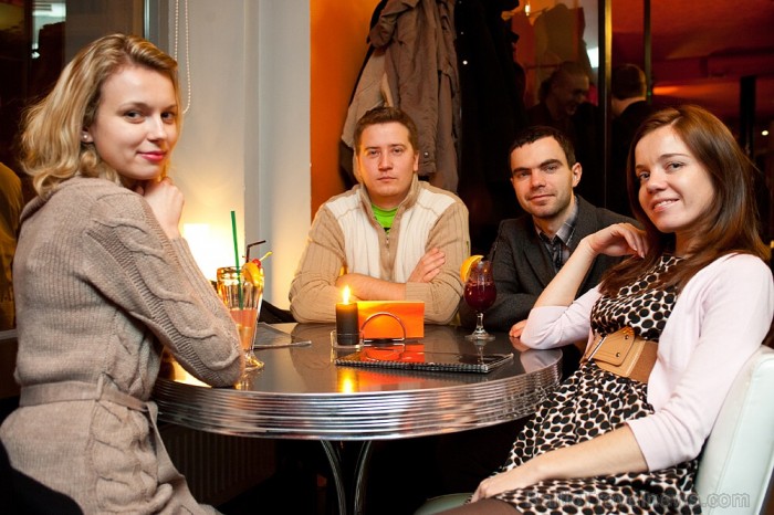 Vecrīgas restorāns Melnais kaķis Līvu laukumā ir izcila vieta biznesa pusdienām un vakara izklaidei. Foto: www.kakis.lv Vecrīgas restorāns Melnais kaķis Līvu laukumā ir izcila vieta biznesa pusdienām un vakara izklaidei. Foto: www.kakis.lv 69723