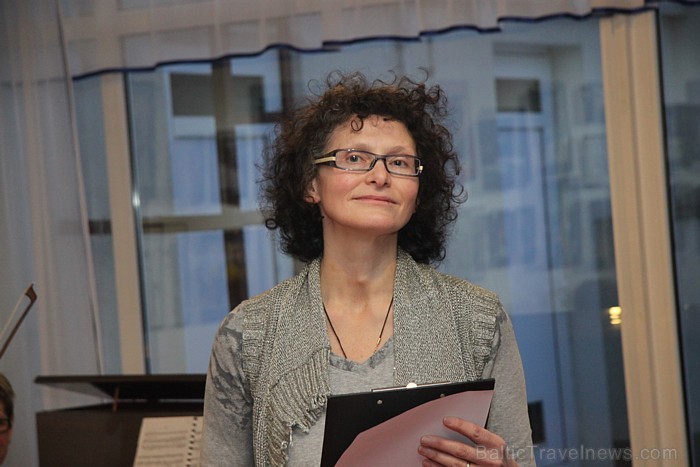 Margarita Butvillo Ķīnas apmeklējuma laikā ir apguvusi ķīniešu valodas pamatus un jau spēj komunicēties, bet tagad visus aicina uz izstādi «13 000 000 Margarita Butvillo Ķīnas apmeklējuma laikā ir apguvusi ķīniešu valodas pamatus un jau spēj komunicēties, bet tagad visus aicina uz izstādi «13 000 000 72510