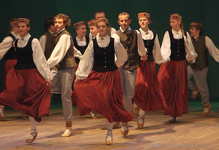 Tautas deju koncerts Ogres Kultūras centrā 10.03.2012 - informācija par tūrismu Ogrē - www.LatvijasCentrs.lv 72671
