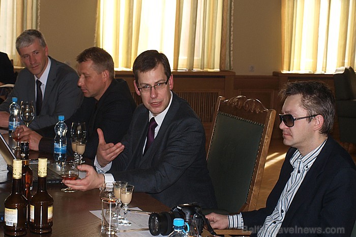 AS Latvijas balzams prezentē jauno krējuma liķieri Šarlote un brendiju Bonaparte Cinnamon - www.lb.lv AS Latvijas balzams prezentē jauno krējuma liķieri Šarlote un brendiju Bonaparte Cinnamon - www.lb.lv 72935
