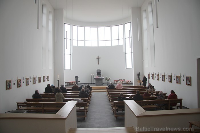 Karmela ordeņa māsu klosteris ir pirmais kontemplatīvais klauzūras klosteris Latvijā kopš baznīcas reformācijas laikiem 16.gadsimtā Karmela ordeņa māsu klosteris ir pirmais kontemplatīvais klauzūras klosteris Latvijā kopš baznīcas reformācijas laikiem 16.gadsimtā 73175
