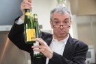 Pasaules slavenās vīna darītavas Hugel&Fils īpašnieks Etjēns Hugels viesojas Rūmenes muižā