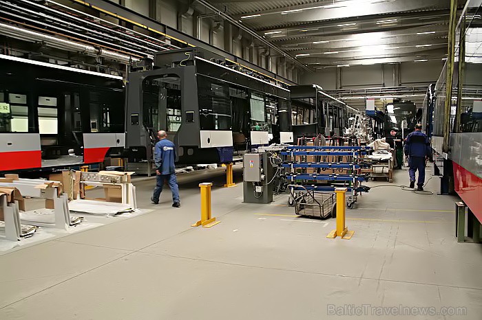 ŠKODA Transportation nodarbina kopā vairāk nekā 5000 darbiniekus www.skoda.cz 73548