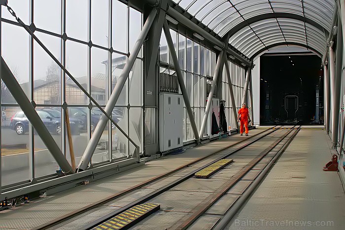 Travelnews.lv redakcija iepazīst Jaunos Škodas tramvajus pirms to izbraucieniem Rīgā www.skoda.cz Travelnews.lv redakcija iepazīst Jaunos Škodas tramvajus pirms to izbraucieniem Rīgā www.skoda.cz 73562