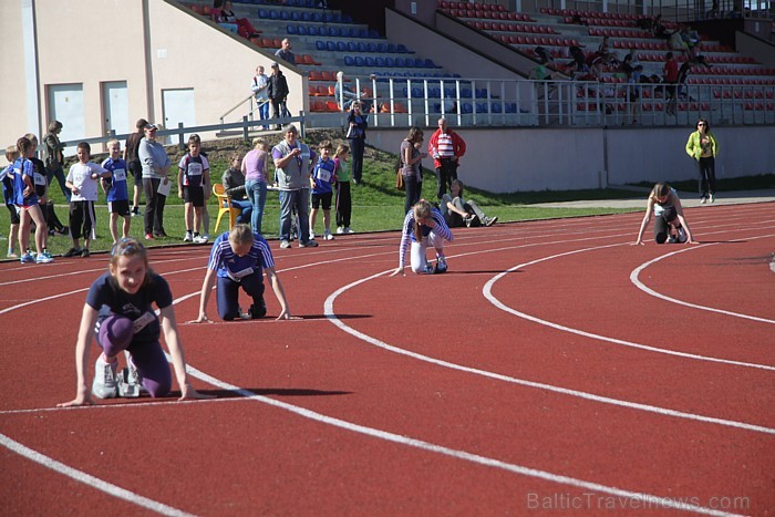 Ogres jaunie vieglatlēti startē 3.05.2012 Salaspilī, bet tūrisma informācija par Ogri - www.LatvijasCentrs.lv Ogres jaunie vieglatlēti startē 3.05.2012 Salaspilī, bet tūrisma informācija par Ogri - www.LatvijasCentrs.lv 74889