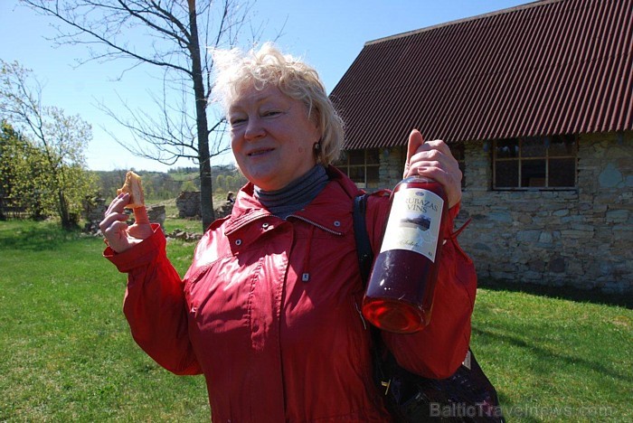 Kurzeme gatavojas kļūt par Baltijas vīna reģionu un aicina ceļotājus romantiskajā vīna tūrē www.kurzeme.lv Kurzeme gatavojas kļūt par Baltijas vīna reģionu un aicina ceļotājus romantiskajā vīna tūrē www.kurzeme.lv 75084