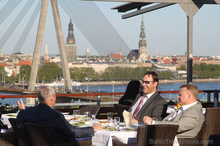 Rīgas skaistākās panorāmas jumta terase Pārdaugavā ir atklāta vasaras sezonai - www.islandehotel.lv Rīgas skaistākās panorāmas jumta terase Pārdaugavā ir atklāta vasaras sezonai - www.islandehotel.lv 75135