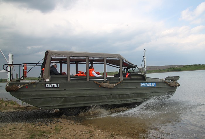 Piedzīvojumu ceļojums ar militāro amfībiju DUKW 353 pa Leipcigas apkārtnes ezeriem un sauszemi -  www.amphibientour.de 75478