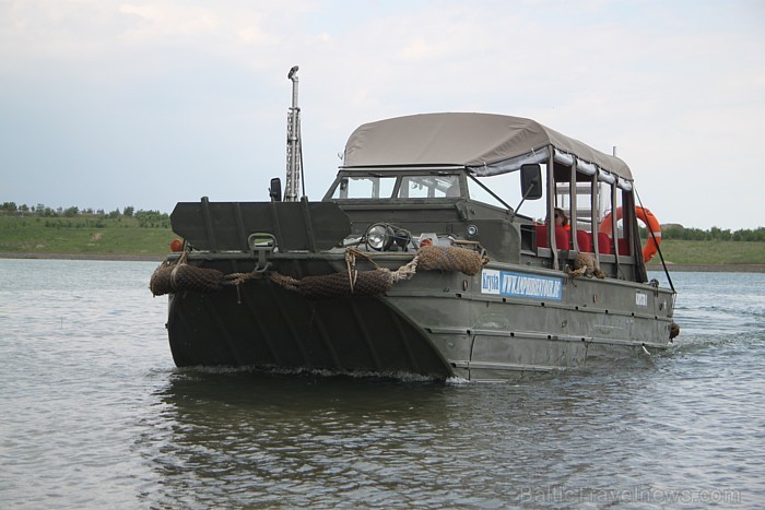 Piedzīvojumu ceļojums ar militāro amfībiju DUKW 353 pa Leipcigas apkārtnes ezeriem un sauszemi - www.amphibientour.de Piedzīvojumu ceļojums ar militāro amfībiju DUKW 353 pa Leipcigas apkārtnes ezeriem un sauszemi - www.amphibientour.de 75492