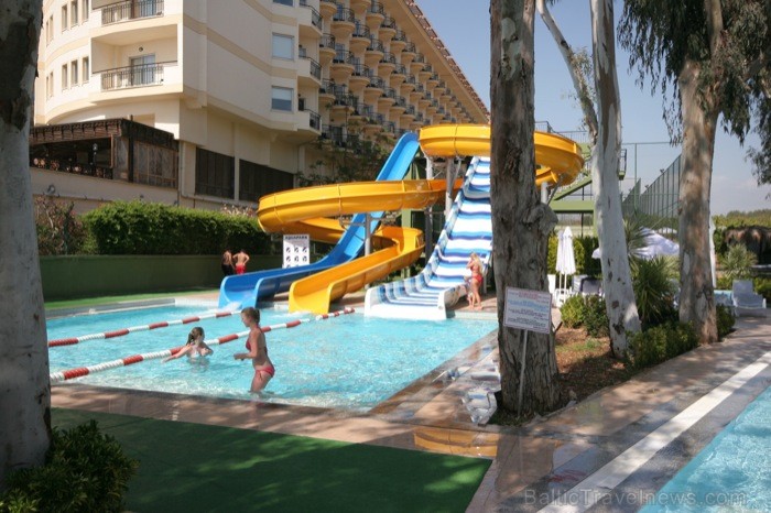 DELPHIN BOTANIK 5* (ALANYA) – ūdens atrakcijas mazajiem. www.goadventure.lv 75854