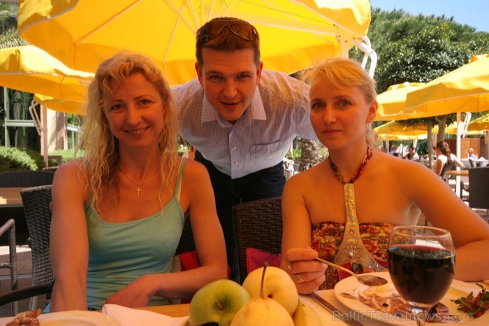 DELPHIN BOTANIK 5* (ALANYA) – Velga Vīksna (Skyline travel), Aleksejs Kriščuks (GoAdventure), Oļesja Štībele (Balmont Tour). www.goadventure.lv DELPHIN BOTANIK 5* (ALANYA) – Velga Vīksna (Skyline travel), Aleksejs Kriščuks (GoAdventure), Oļesja Štībele (Balmont Tour). www.goadventure.lv 75856