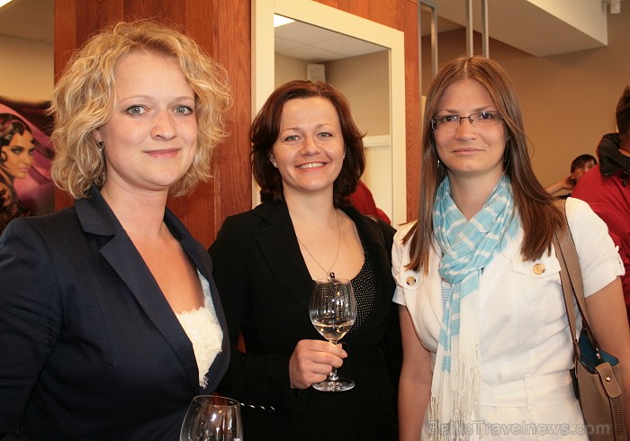 No kreisās - Sabīne Ozoliņa, Kolonna Hotels Group , Agnese Grundberga, Kolonna Hotels Group un Karina Sabirova, BalticTravelnews.com mārketinga vadītā No kreisās - Sabīne Ozoliņa, Kolonna Hotels Group , Agnese Grundberga, Kolonna Hotels Group un Karina Sabirova, BalticTravelnews.com mārketinga vadītā 76331
