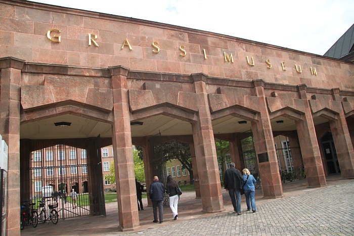 Leipcigas Grassi muzejs (Grassi Museum) apvieno trīs muzejus vienā - Tautas mākslas muzejs, Mūzikas instrumentu muzejs un Sadzīves dizaina muzejs Leipcigas Grassi muzejs (Grassi Museum) apvieno trīs muzejus vienā - Tautas mākslas muzejs, Mūzikas instrumentu muzejs un Sadzīves dizaina muzejs 76529