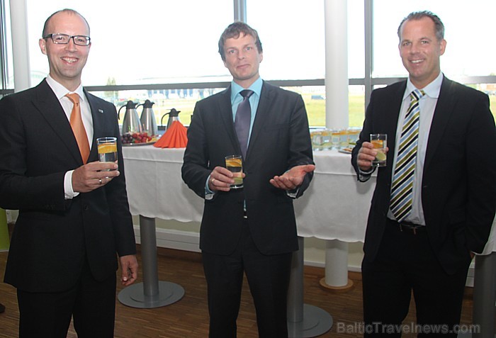 Latvijas nacionālā aviokompānija airBaltic (www.airbaltic.com) sāk sadarbību ar auto nomas uzņēmumu Sixt (www.sixt.lv) Latvijas nacionālā aviokompānija airBaltic (www.airbaltic.com) sāk sadarbību ar auto nomas uzņēmumu Sixt (www.sixt.lv) 77108