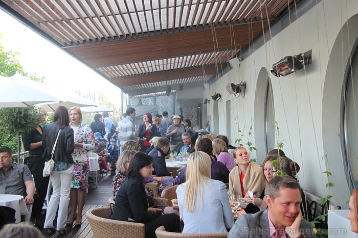 Rīgas viesnīcas Days Hotel restorāna Sunny Melody jumta terase ir iecienīta muzikāla rakstura tikšanās vieta - www.dayshotelriga.com Rīgas viesnīcas Days Hotel restorāna Sunny Melody jumta terase ir iecienīta muzikāla rakstura tikšanās vieta - www.dayshotelriga.com 77138