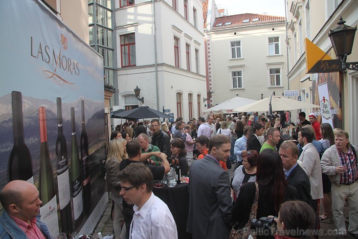 2012. gada 15. un 16. jūnijā viesnīcas Konventa Sēta iekšpagalmā, Rīgā, Kalēju ielā 9/11 - «Vīna festivāls 2012» - www.konventa.lv 2012. gada 15. un 16. jūnijā viesnīcas Konventa Sēta iekšpagalmā, Rīgā, Kalēju ielā 9/11 - «Vīna festivāls 2012» - www.konventa.lv 77164