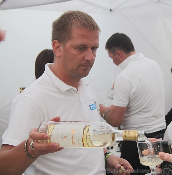 2012. gada 15. un 16. jūnijā viesnīcas Konventa Sēta iekšpagalmā, Rīgā, Kalēju ielā 9/11 - «Vīna festivāls 2012» - www.konventa.lv 2012. gada 15. un 16. jūnijā viesnīcas Konventa Sēta iekšpagalmā, Rīgā, Kalēju ielā 9/11 - «Vīna festivāls 2012» - www.konventa.lv 77169