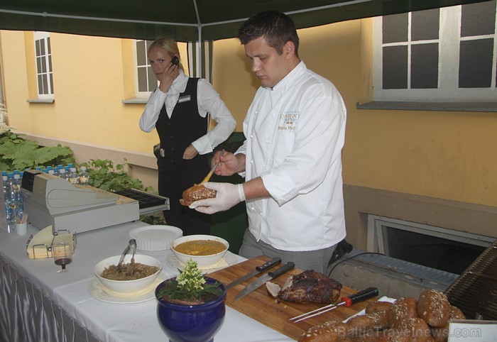 2012. gada 15. un 16. jūnijā viesnīcas Konventa Sēta iekšpagalmā, Rīgā, Kalēju ielā 9/11 - «Vīna festivāls 2012» - www.konventa.lv 2012. gada 15. un 16. jūnijā viesnīcas Konventa Sēta iekšpagalmā, Rīgā, Kalēju ielā 9/11 - «Vīna festivāls 2012» - www.konventa.lv 77176