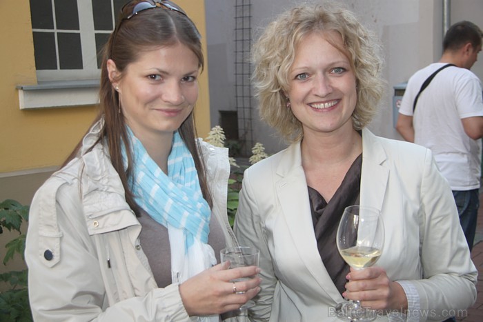 2012. gada 15. un 16. jūnijā viesnīcas Konventa Sēta iekšpagalmā, Rīgā, Kalēju ielā 9/11 - «Vīna festivāls 2012» - www.konventa.lv 2012. gada 15. un 16. jūnijā viesnīcas Konventa Sēta iekšpagalmā, Rīgā, Kalēju ielā 9/11 - «Vīna festivāls 2012» - www.konventa.lv 77190