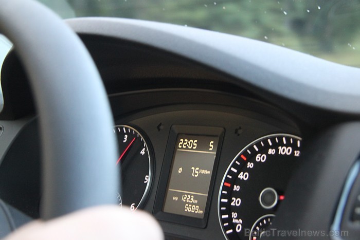 Aivars Mackevičs: taču vispārsteidzošākais moments ir degvielas patēriņš, jo ceļa posms, kuru veicu ar 200 km/h, tika apzīmēts degvielas patēriņā ar v Aivars Mackevičs: taču vispārsteidzošākais moments ir degvielas patēriņš, jo ceļa posms, kuru veicu ar 200 km/h, tika apzīmēts degvielas patēriņā ar v 78088