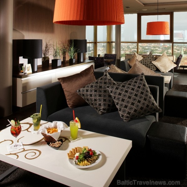 Viesnīcas Radisson Blu Hotel Latvija bārs Skyline saņēma portāla TripAdvisor izcilības sertifikātu Viesnīcas Radisson Blu Hotel Latvija bārs Skyline saņēma portāla TripAdvisor izcilības sertifikātu 78327
