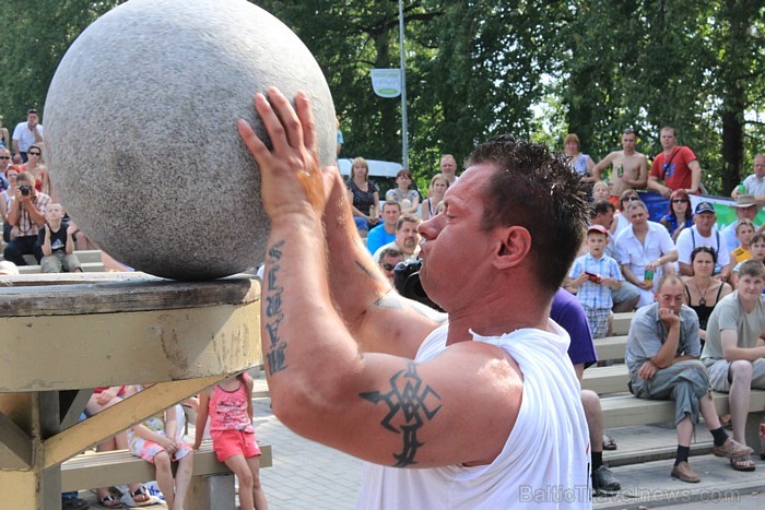 Jēkabpils pilsētas svētku laikā (07.07.2012) Latvijas Spēkavīri turpināja cīņu par Latvijas čempiona titulu. Foto: www.parstipru.lv Jēkabpils pilsētas svētku laikā (07.07.2012) Latvijas Spēkavīri turpināja cīņu par Latvijas čempiona titulu. Foto: www.parstipru.lv 78546