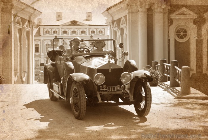 Rundālē ierodas britu autoklubs ar pirmskara «Rolls Royce» automašīnām Foto: Juris Ķilkuts www.fotoatelje.lv Rundālē ierodas britu autoklubs ar pirmskara «Rolls Royce» automašīnām Foto: Juris Ķilkuts www.fotoatelje.lv 78853