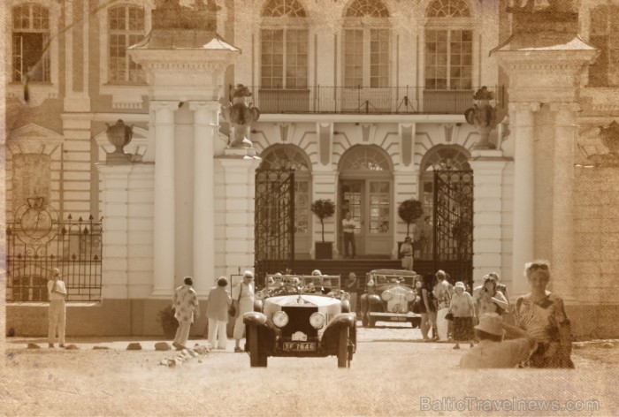 Rundālē ierodas britu autoklubs ar pirmskara «Rolls Royce» automašīnām Foto: Juris Ķilkuts www.fotoatelje.lv Rundālē ierodas britu autoklubs ar pirmskara «Rolls Royce» automašīnām Foto: Juris Ķilkuts www.fotoatelje.lv 78855