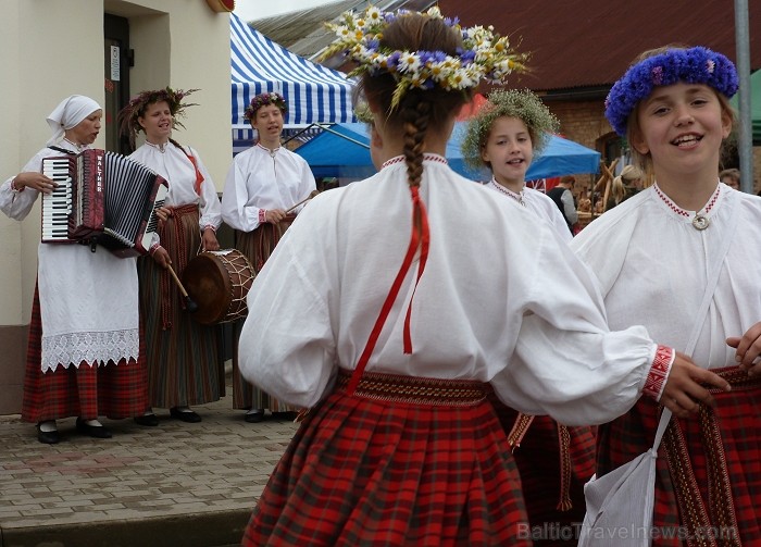 Krāslava 13.-14.07.2012 aicināja uz pilsētas svētkiem un Daugavas festivālu Foto: www.kraslava.lv Krāslava 13.-14.07.2012 aicināja uz pilsētas svētkiem un Daugavas festivālu Foto: www.kraslava.lv 78877