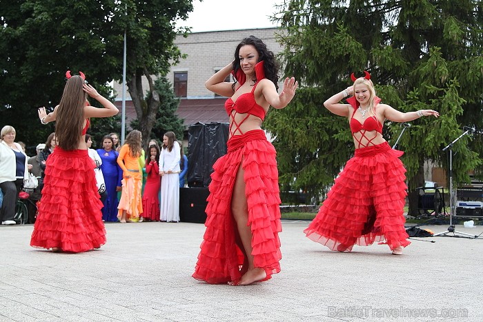 Krāslava 13.-14.07.2012 aicināja uz pilsētas svētkiem un Daugavas festivālu Foto: Oksana Kovaļčuka www.kraslava.lv Krāslava 13.-14.07.2012 aicināja uz pilsētas svētkiem un Daugavas festivālu Foto: Oksana Kovaļčuka www.kraslava.lv 78890