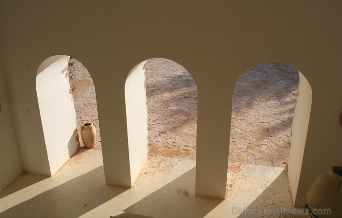 Ceļotāji nakšņošanai Tunisijā izvēlas pieczvaigžņu beduīnu teltis Yadis Ksar Ghilane www.yadis.com Ceļotāji nakšņošanai Tunisijā izvēlas pieczvaigžņu beduīnu teltis Yadis Ksar Ghilane www.yadis.com 79542