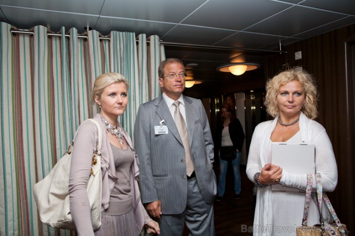 Andris Ameriks sveic 1000. kruīza kuģi, kas piestāj Rīgā. Foto: Rīgas dome 79994
