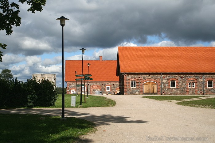 Mostes novadā (Igaunija) ceļotāju apskatei un atpūtai ir pieejama atjaunotā spirta fabrika - Mostes muiža. Šodien šeit ir ierīkots atpūtas komplekss a Mostes novadā (Igaunija) ceļotāju apskatei un atpūtai ir pieejama atjaunotā spirta fabrika - Mostes muiža. Šodien šeit ir ierīkots atpūtas komplekss a 80650