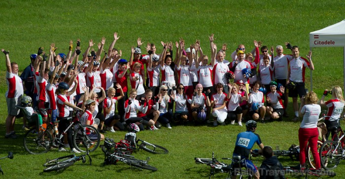 Vienības brauciens 2012 pārspēj visus iepriekšējos dalībnieku rekordus. Foto: Zigismunds Zālmanis Vienības brauciens 2012 pārspēj visus iepriekšējos dalībnieku rekordus. Foto: Zigismunds Zālmanis 81465
