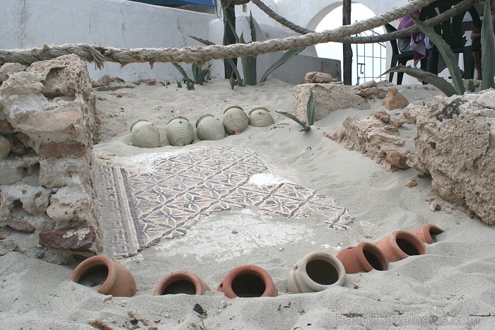 Esot Džerbas salā (Tunisija) noteikti dodies apciemot kādu no nelielām zvejnieku ostām, izbaudīt vietējo iedzīvotāju viesmīlību Esot Džerbas salā (Tunisija) noteikti dodies apciemot kādu no nelielām zvejnieku ostām, izbaudīt vietējo iedzīvotāju viesmīlību 81520