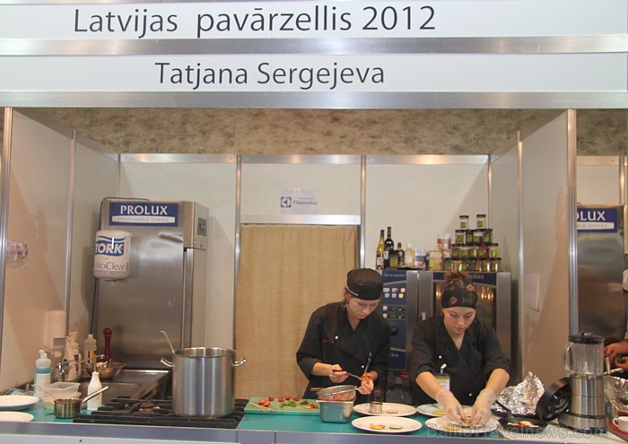 Pārtikas izstādes «Riga Food 2012» ietvaros 6.09.2012 notika jauno pavāru konkurss «Latvijas pavārzellis 2012». Foto sponsors: www.kalkuvarti.lv Pārtikas izstādes «Riga Food 2012» ietvaros 6.09.2012 notika jauno pavāru konkurss «Latvijas pavārzellis 2012». Foto sponsors: www.kalkuvarti.lv 81679
