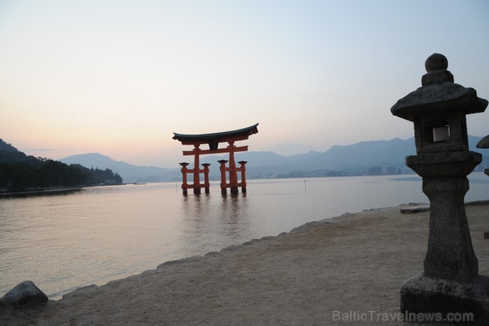 Tūrisma nozare Japānā ir atdzīvojusies, lai atkal tūristiem no visas pasaules ļautu baudīt tās neatkārtojamo kultūru. Foto: www.traveltime.lv Tūrisma nozare Japānā ir atdzīvojusies, lai atkal tūristiem no visas pasaules ļautu baudīt tās neatkārtojamo kultūru. Foto: www.traveltime.lv 81802