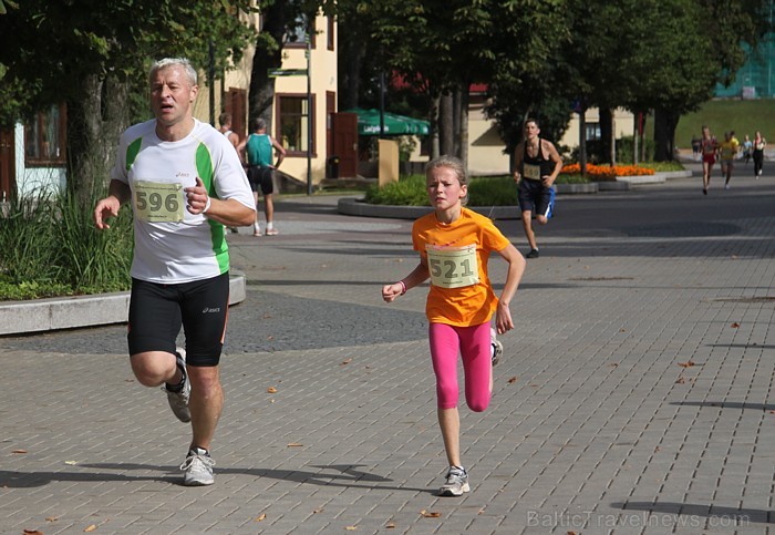 Ogres novada balvu izcīņa garo distanču skriešanā 8.09.2012. Foto sponsors: www.LatvijasCentrs.lv Ogres novada balvu izcīņa garo distanču skriešanā 8.09.2012. Foto sponsors: www.LatvijasCentrs.lv 82117