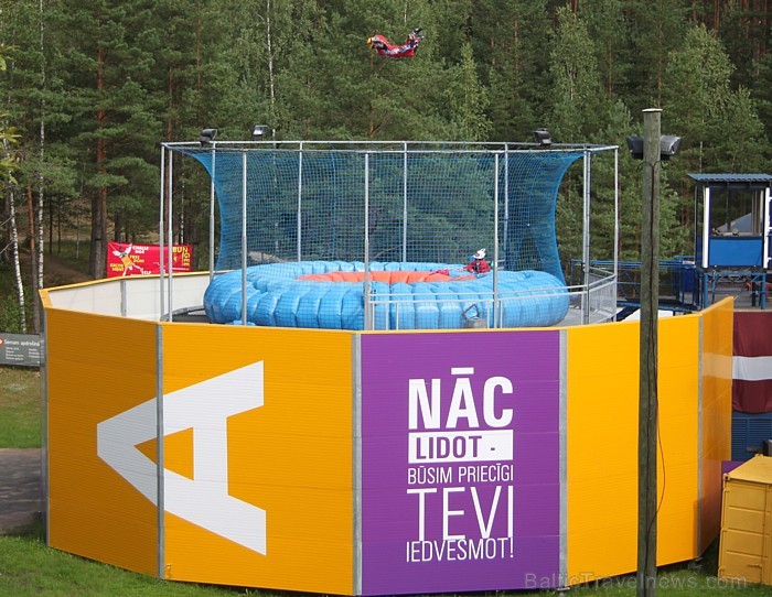 Siguldas AERODIUM vertikālais vēja tunelis ļauj piepildīt cilvēces senāko sapni - lidot bez spārniem! Foto sponsors: www.aerodium.lv Siguldas AERODIUM vertikālais vēja tunelis ļauj piepildīt cilvēces senāko sapni - lidot bez spārniem! Foto sponsors: www.aerodium.lv 82167