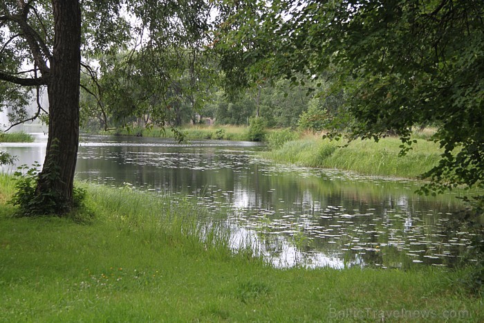 18. - 19. gadsimta regulāra plānojuma pils parks ir viens no ievērojamākajiem ainavu parkiem Latvijā ar sarežģītu dīķu un kanālu sistēmu. Foto sponsor 18. - 19. gadsimta regulāra plānojuma pils parks ir viens no ievērojamākajiem ainavu parkiem Latvijā ar sarežģītu dīķu un kanālu sistēmu. Foto sponsor 82314