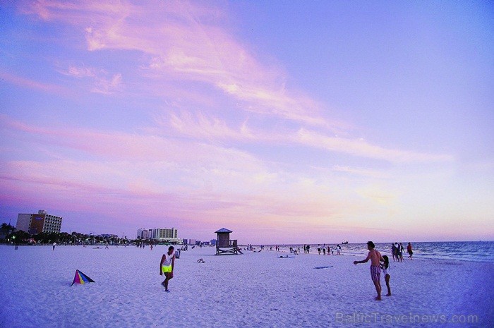 Saulainā Florida, kur saule spīd 300 dienas gadā, spēj apburt ikvienu. Foto: www.visitclearwaterflorida.com Saulainā Florida, kur saule spīd 300 dienas gadā, spēj apburt ikvienu. Foto: www.visitclearwaterflorida.com 82988