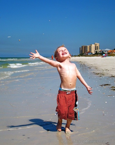 Saulainā Florida, kur saule spīd 300 dienas gadā, spēj apburt ikvienu. Foto: www.visitclearwaterflorida.com Saulainā Florida, kur saule spīd 300 dienas gadā, spēj apburt ikvienu. Foto: www.visitclearwaterflorida.com 83003