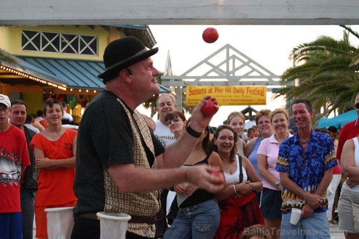 Saulainā Florida, kur saule spīd 300 dienas gadā, spēj apburt ikvienu. Foto: www.visitclearwaterflorida.com Saulainā Florida, kur saule spīd 300 dienas gadā, spēj apburt ikvienu. Foto: www.visitclearwaterflorida.com 83016