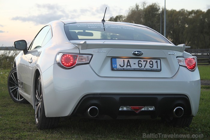 Travelnews.lv testētais Subaru BRZ Sport salonā maksā 35 000 eiro, kas ir ievērojama summa sporta automašīnai, kura līdz 100 km/h ieskrienas par 7,6 s Travelnews.lv testētais Subaru BRZ Sport salonā maksā 35 000 eiro, kas ir ievērojama summa sporta automašīnai, kura līdz 100 km/h ieskrienas par 7,6 s 83125
