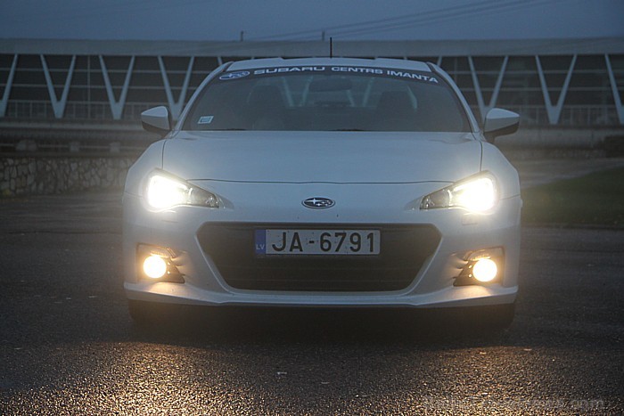 Subaru BRZ Sport ir divvietīgs automobilis un gariem ceļojumiem nepiemērots auto, taču tas var sagādāt daudz prieka sportiskā trasē, lai gan Subaru īp Subaru BRZ Sport ir divvietīgs automobilis un gariem ceļojumiem nepiemērots auto, taču tas var sagādāt daudz prieka sportiskā trasē, lai gan Subaru īp 83145