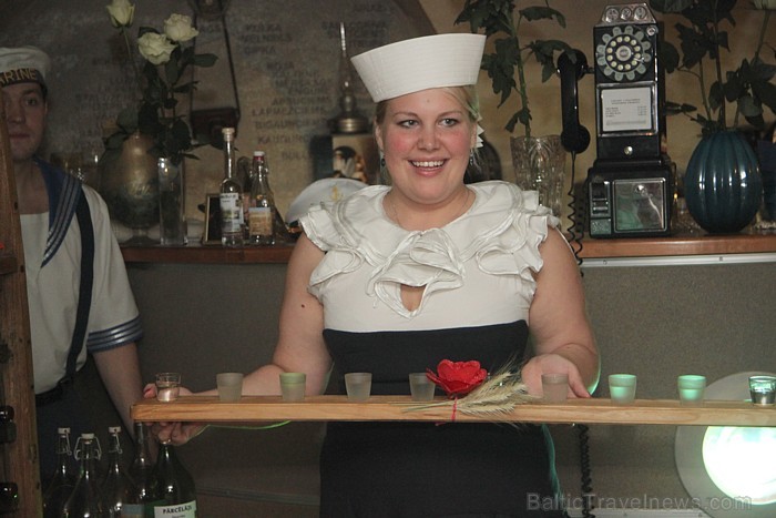 Restorānā «Taverna» šmakovkas glāzītes neskaita skaitā, bet gan metros. Neaizmirstam, ka pārmērīga alkohola lietošana ir kaitīga jūsu veselībai! Restorānā «Taverna» šmakovkas glāzītes neskaita skaitā, bet gan metros. Neaizmirstam, ka pārmērīga alkohola lietošana ir kaitīga jūsu veselībai! 83312