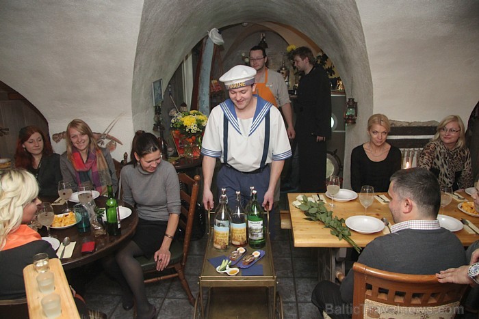 Latviešu tradicionālo ēdienu restorāns «Taverna» pie Pulvertorņa piedāvā izbaudīt īstus latgaliešu vakarus. Foto sponsors: www.latvianfood.lv Latviešu tradicionālo ēdienu restorāns «Taverna» pie Pulvertorņa piedāvā izbaudīt īstus latgaliešu vakarus. Foto sponsors: www.latvianfood.lv 83313