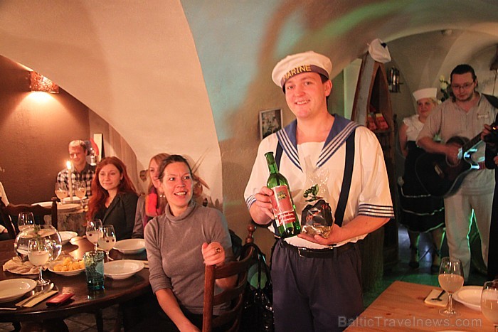 Latviešu tradicionālo ēdienu restorāns «Taverna» pie Pulvertorņa piedāvā izbaudīt īstus latgaliešu vakarus. Foto sponsors: www.latvianfood.lv Latviešu tradicionālo ēdienu restorāns «Taverna» pie Pulvertorņa piedāvā izbaudīt īstus latgaliešu vakarus. Foto sponsors: www.latvianfood.lv 83315